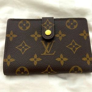 LV Wallet, Used, Great condition.
